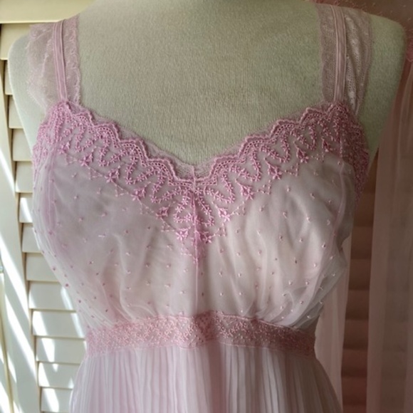 Vintage Seamprufe Waltz Length Peignoir Set - Picture 7 of 14